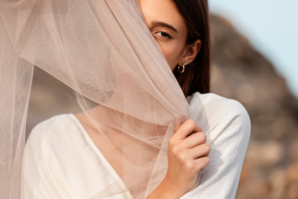 como ponerse un chal elegante